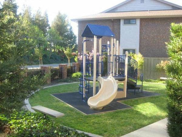 Somerset Apartments photo 4